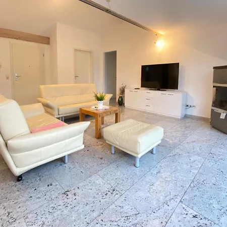 4 Zimmer Apartment, 125 Qm, Ruhig Und Zentrumsnah, Max 5 Pers, Dachterasse, Garage, 1000 Mbit Boeblingen Exterior photo
