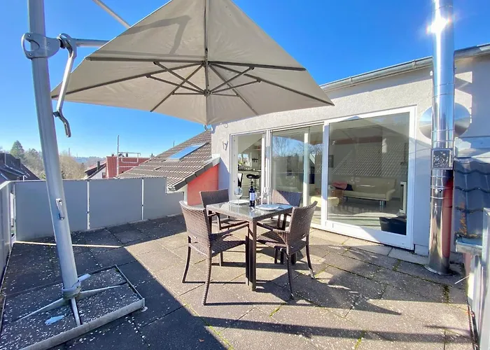 4 Zimmer Apartment, 125 Qm, Ruhig Und Zentrumsnah, Max 5 Pers, Dachterasse, Garage, 1000 Mbit