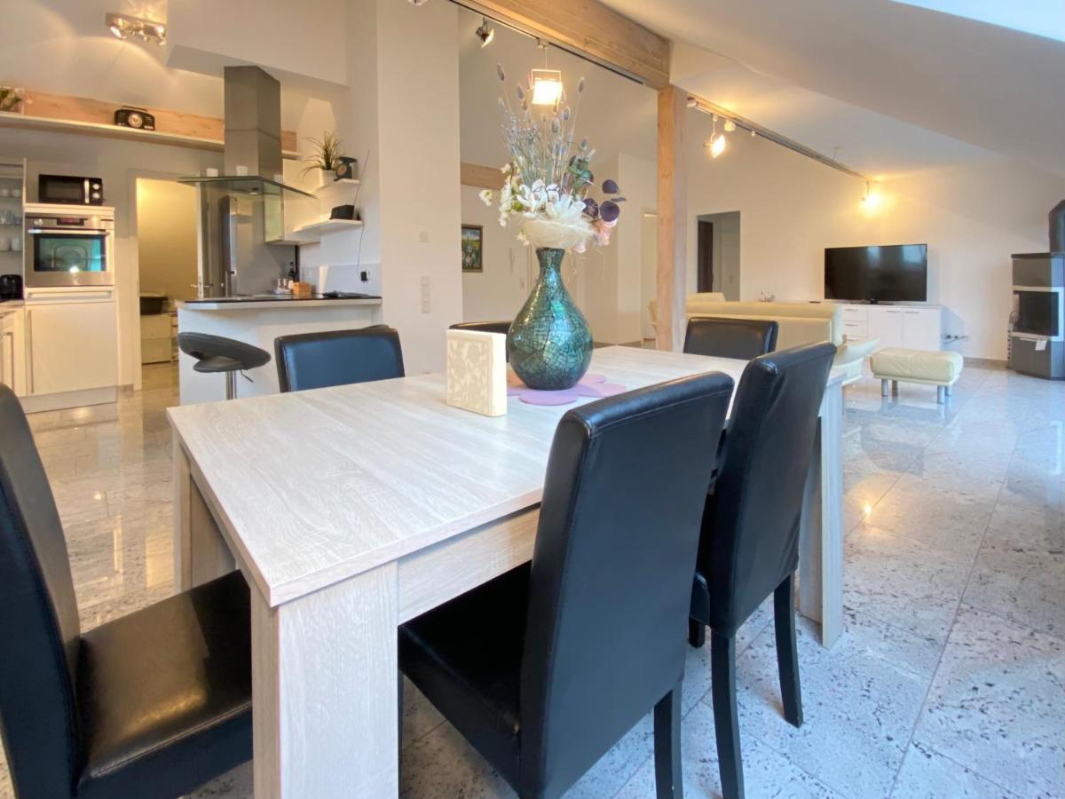 4 Apartment, 125 Qm, Ruhig Und Zentrumsnah, Max 5 Pers, Dachterasse, Garage, 1000 Mbit *
