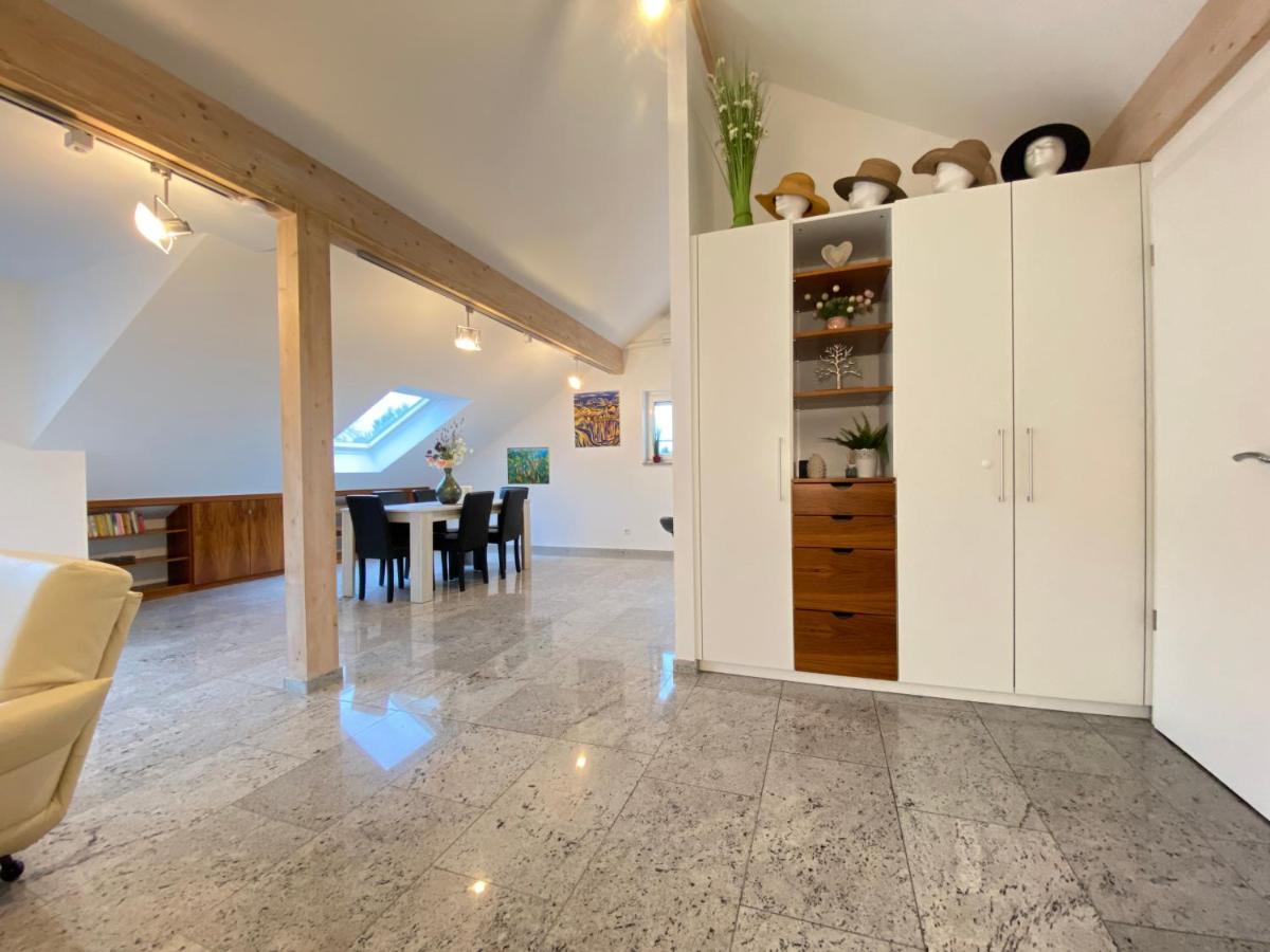 4 Apartment, 125 Qm, Ruhig Und Zentrumsnah, Max 5 Pers, Dachterasse, Garage, 1000 Mbit Boeblingen
