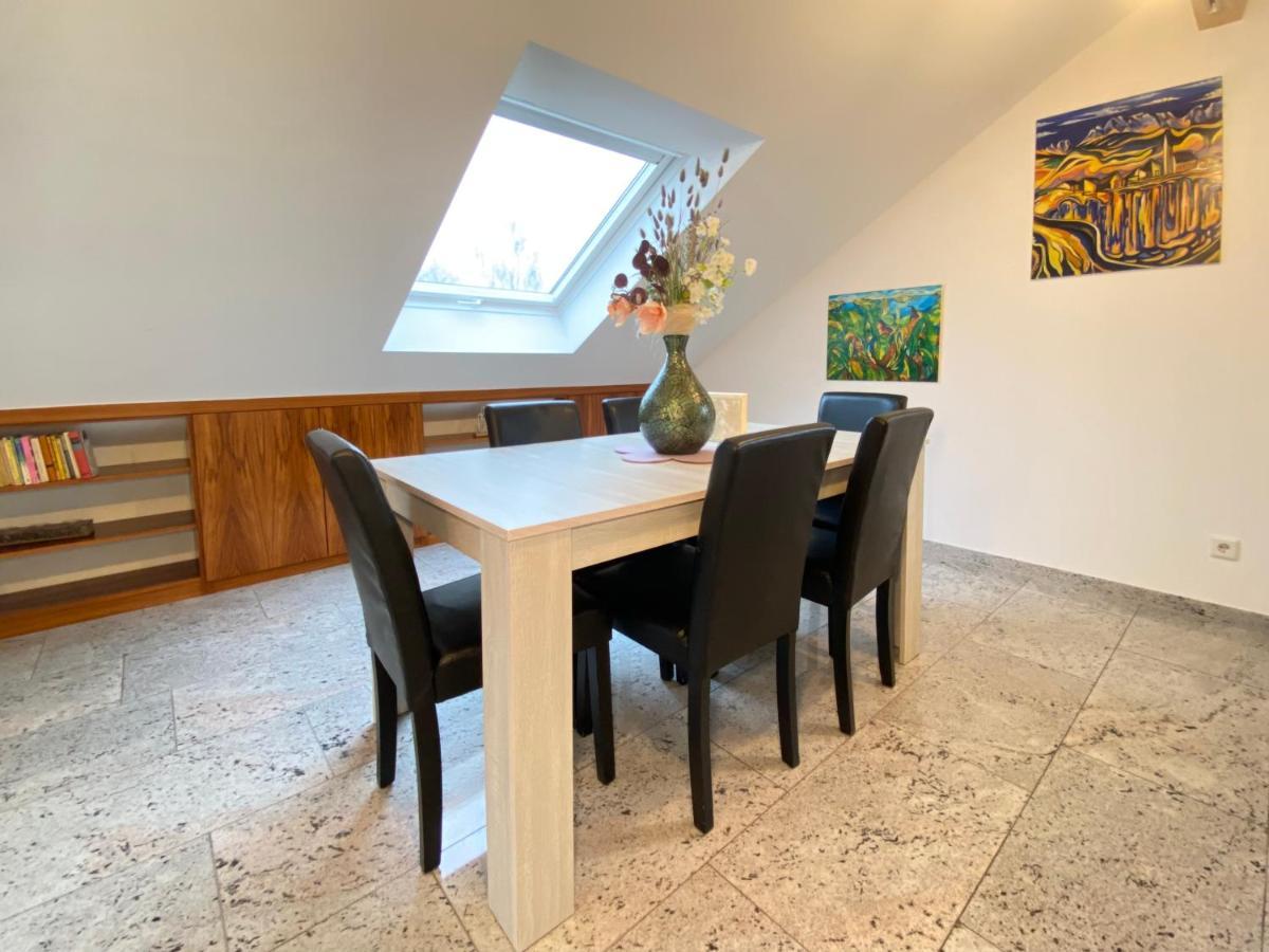 Apartment 4 Apartment, 125 Qm, Ruhig Und Zentrumsnah, Max 5 Pers, Dachterasse, Garage, 1000 Mbit Boeblingen
