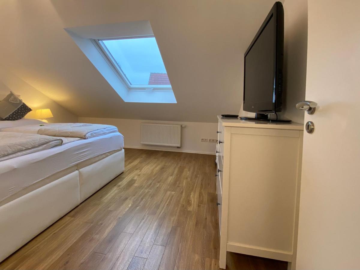 4 Apartment, 125 Qm, Ruhig Und Zentrumsnah, Max 5 Pers, Dachterasse, Garage, 1000 Mbit * Boeblingen