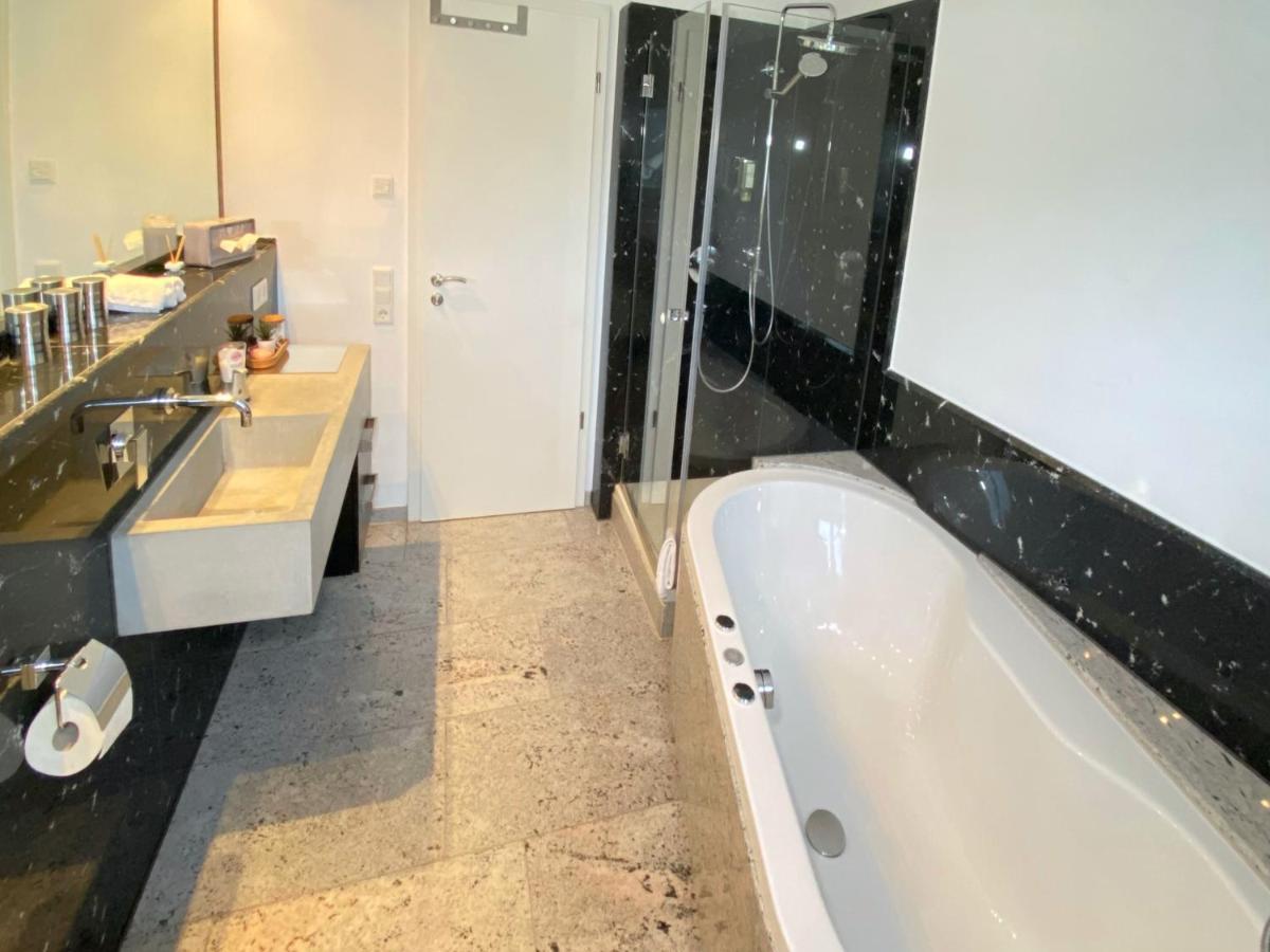 4 Apartment, 125 Qm, Ruhig Und Zentrumsnah, Max 5 Pers, Dachterasse, Garage, 1000 Mbit Boeblingen