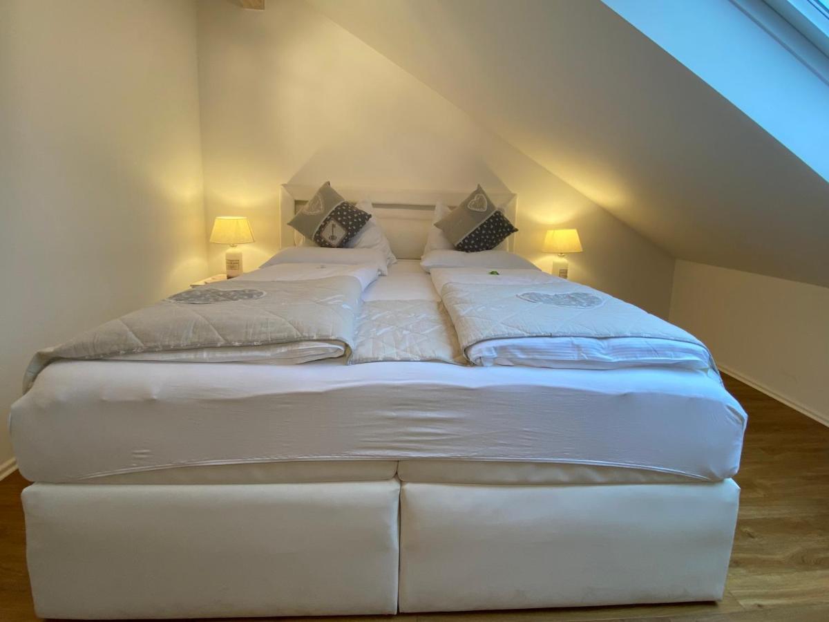 4 Apartment, 125 Qm, Ruhig Und Zentrumsnah, Max 5 Pers, Dachterasse, Garage, 1000 Mbit *