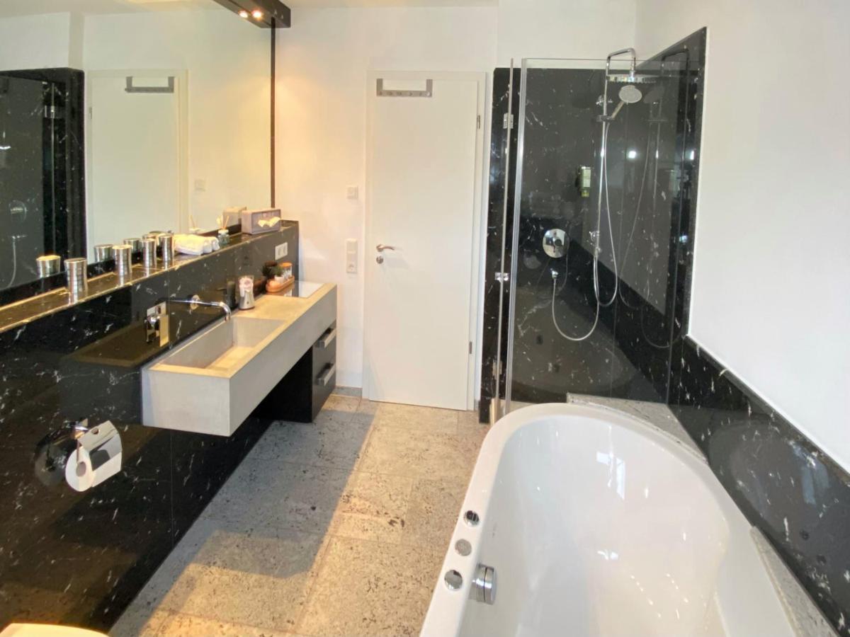 4 Apartment, 125 Qm, Ruhig Und Zentrumsnah, Max 5 Pers, Dachterasse, Garage, 1000 Mbit Apartment Boeblingen